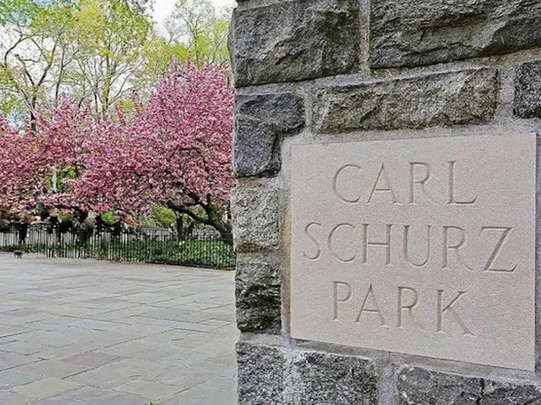 300 East 85th Street image 12 of 15