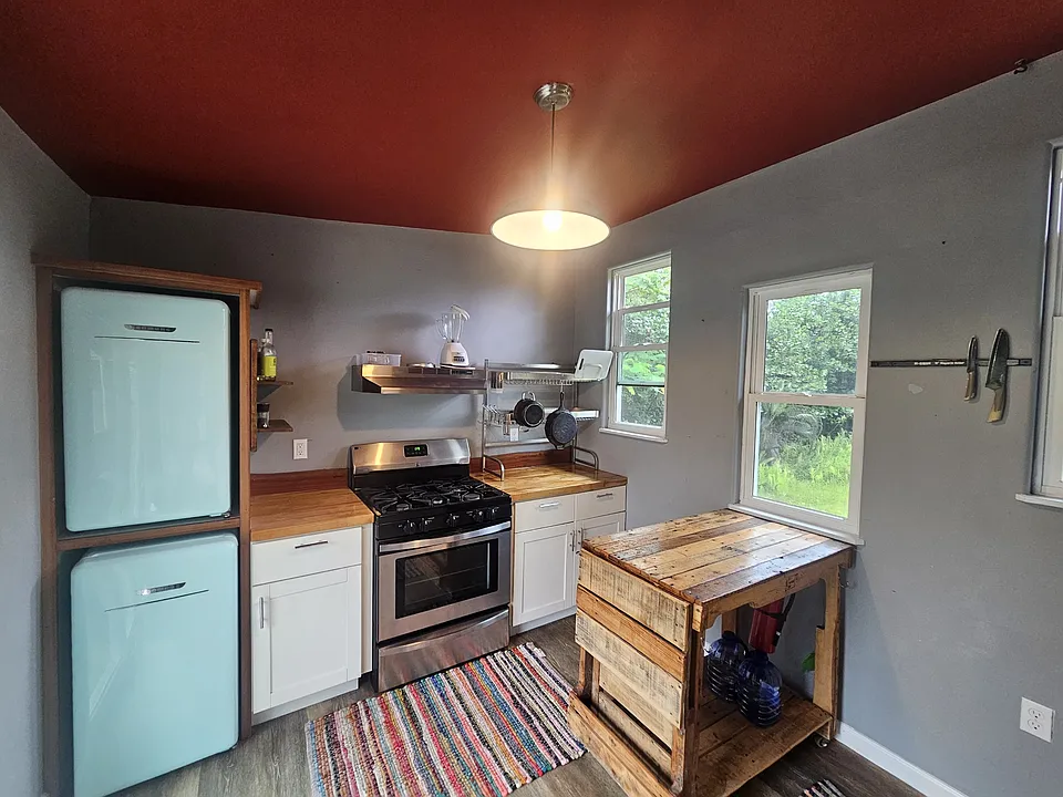 15-2048 18th Ave