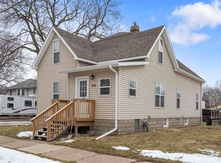 710 Elm St, Waterloo, IA 50703