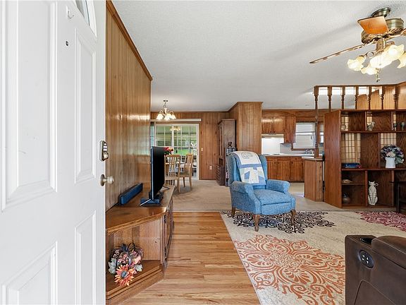 3rd image of 202 Edwards Dr