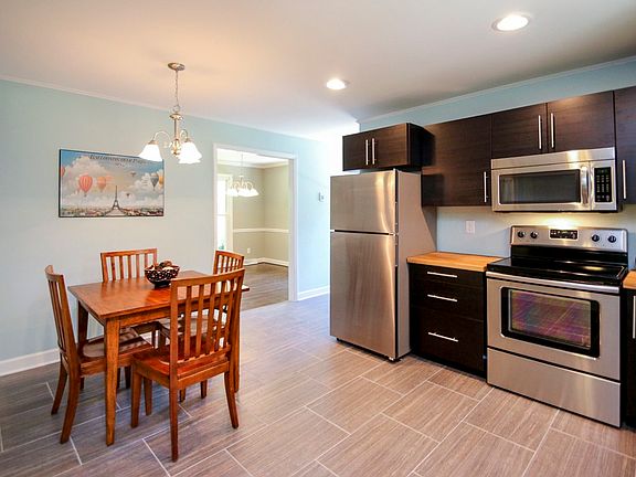 5th image of 5849 Amity Pl