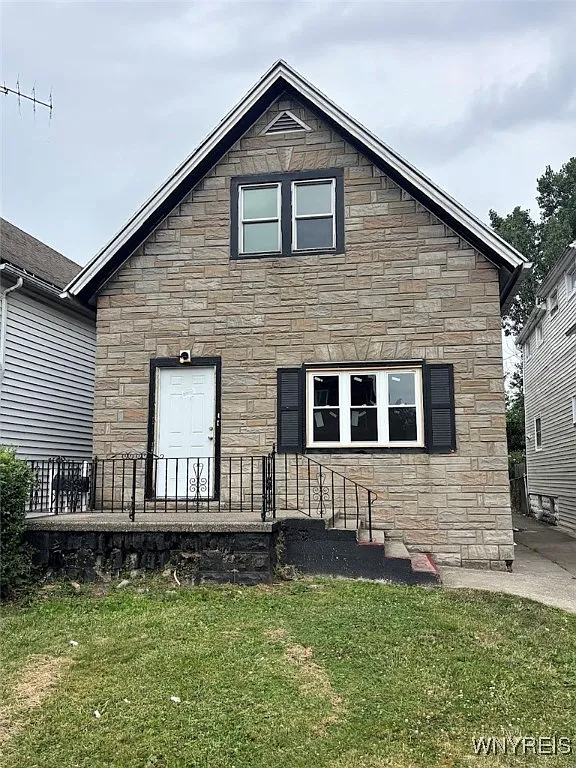 1068 E Lovejoy St photo 1