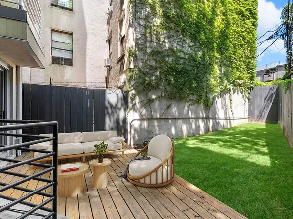 395 S 2nd St APT 1, Brooklyn, NY 11211