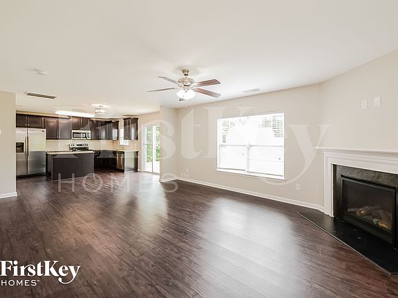 4th image of 1684 Castle Peak Dr