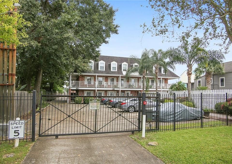 1st image of 818 Moss St APT 306