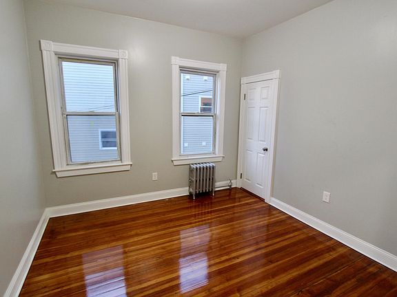 4th image of 86 Shirley Ave #2