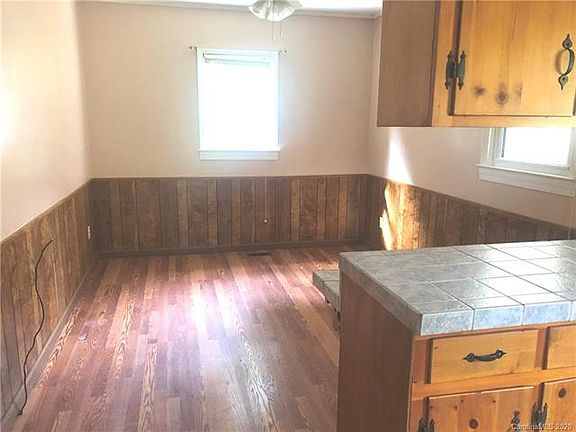 5th image of 1833 Pine Hollow Pl SE