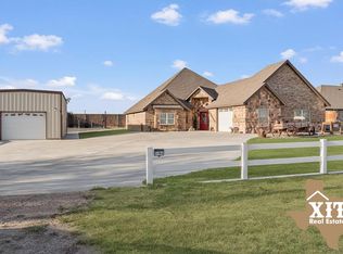 1703 E 1st St, Dalhart, TX 79022