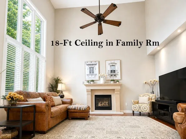 32 Lake Forest Dr, Richmond Hill, ON L4E 0B2