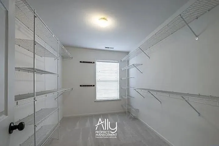 170 W Rosewood Dr — Photo 33