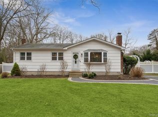 31 Howell Place, Speonk, NY 11972