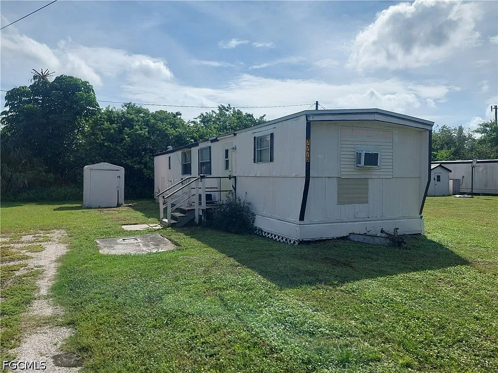 2 bed, 1.0 bath, 800 sqft, $795 — Photo 1