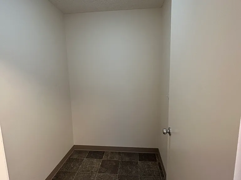 129 Centre St S #1 — Photo 9