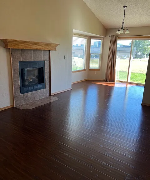 Living room to dining area