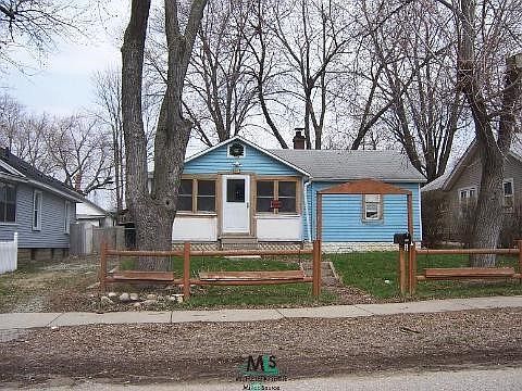 1st image of 934 Lakeview St