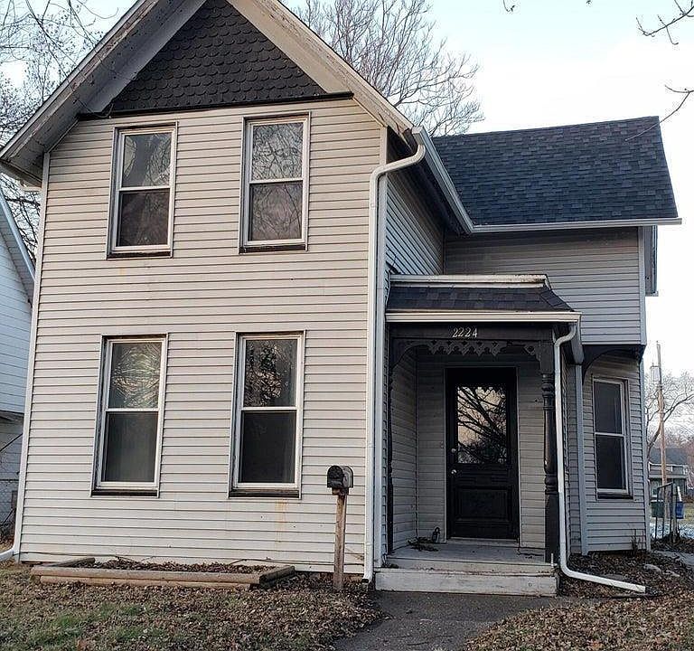 1st image of 2224 W 1st St