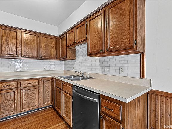 5th image of 42015 Imperial Ln
