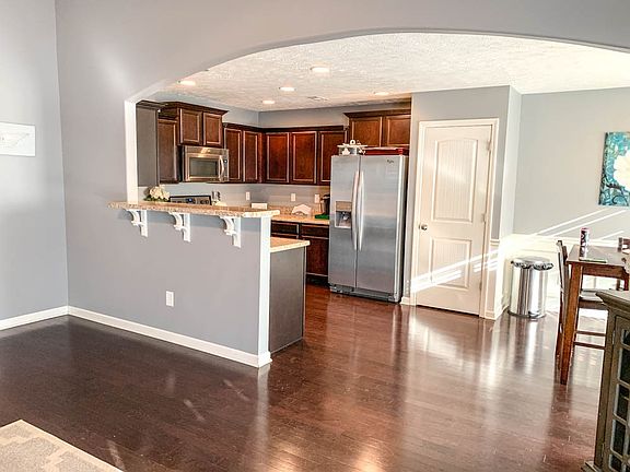 2nd image of 1028 Monticello Pl