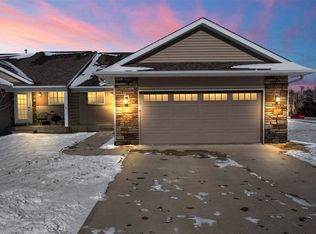 587 Locust Dr, North Liberty, IA 52317