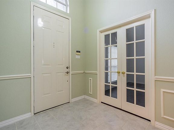 4th image of 2020 Westbury Ln
