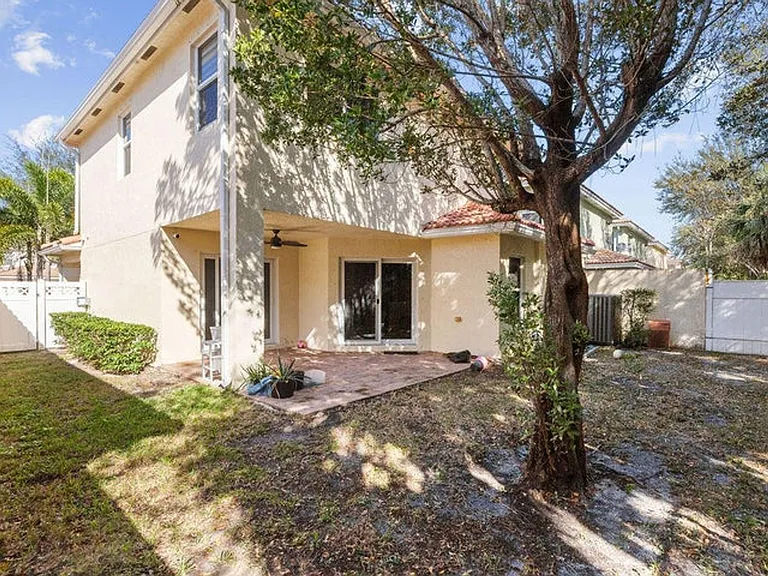6384 Adriatic Way — Photo 16