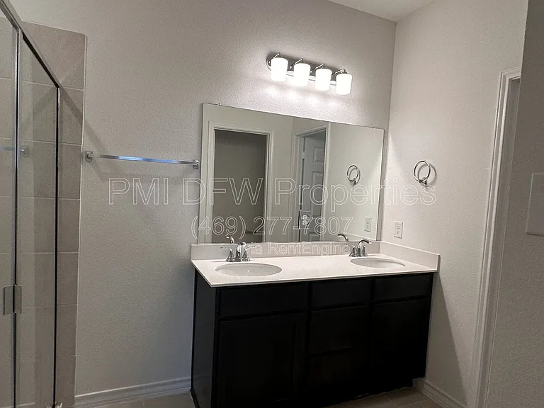 663 Saxony Dr — Photo 7