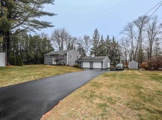 6 Castle Dr, Hooksett, NH 03106