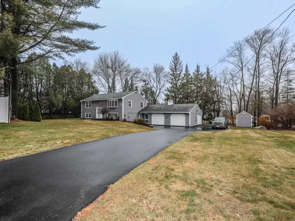6 Castle Drive, Hooksett, NH 03106