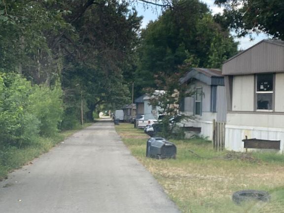 5th image of 1305 N Floyd St Lot 33