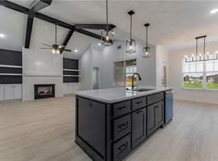 4990 Farmhouse St, Springdale, AR 72762