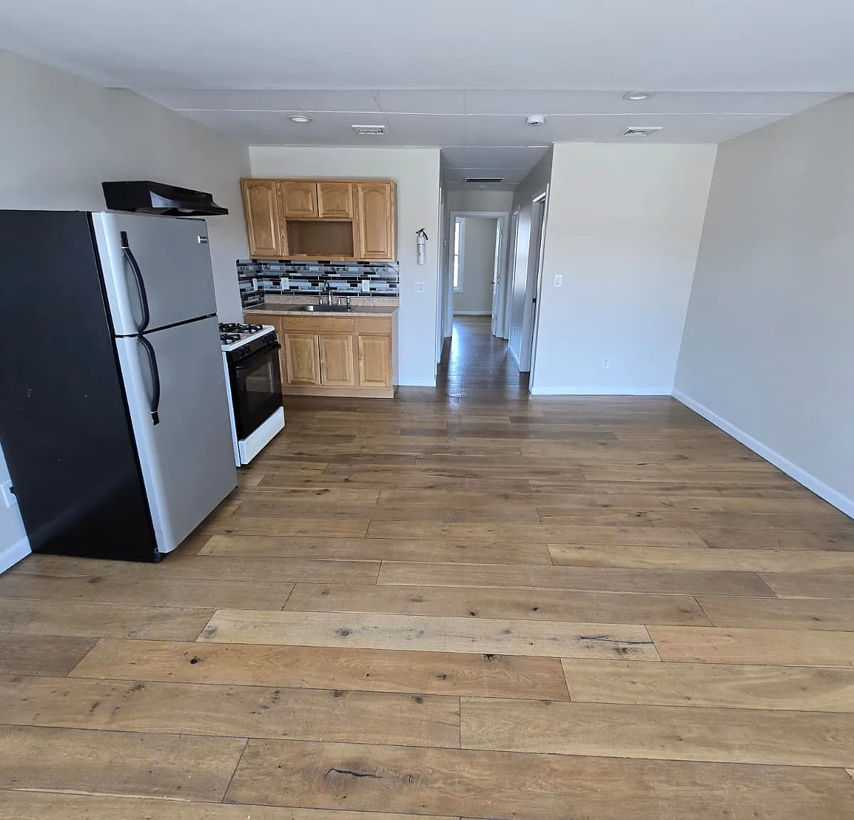 3 bed, $1,995 — Photo 4