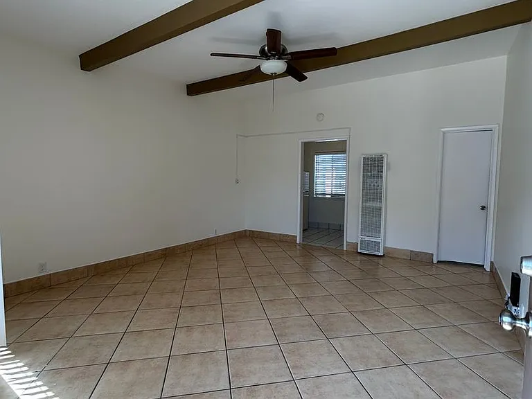1702 Three Boys Apartments — Photo 4