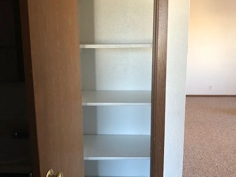 1216 S G Ave — Photo 11