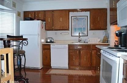 2nd image of 606 Harry S Truman Dr