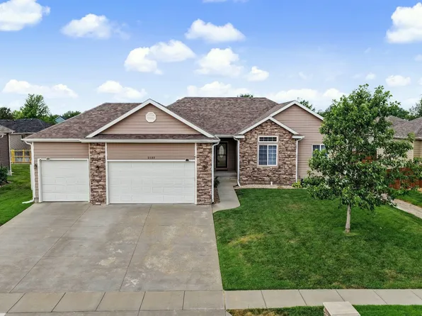 2122 Redhawk Ln, Salina, KS 67401