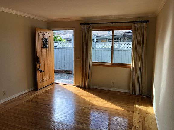 2nd image of 965 Mangrove Ave #14