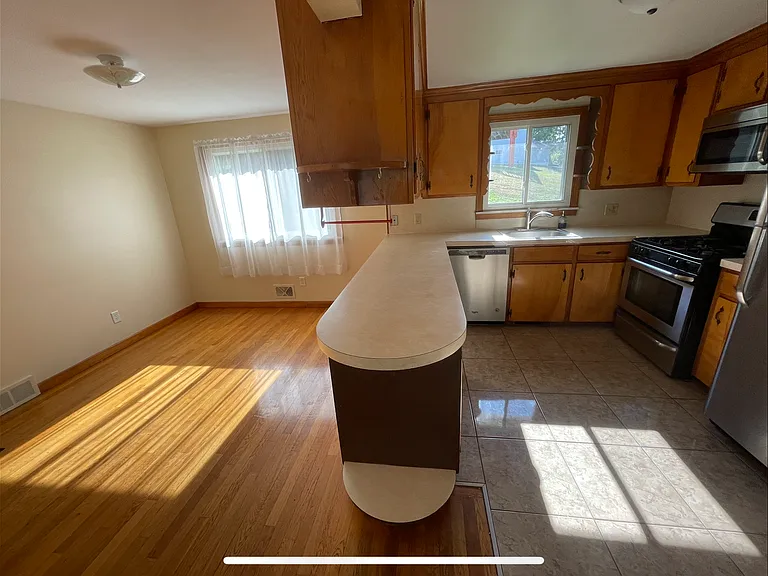 904 Pratt Dr — Photo 13
