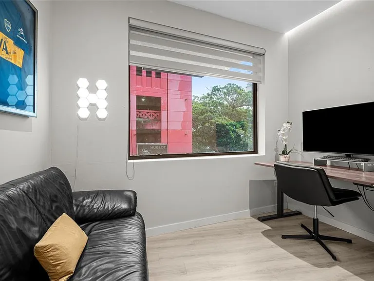 301 Gallardo Office #M — Photo 13