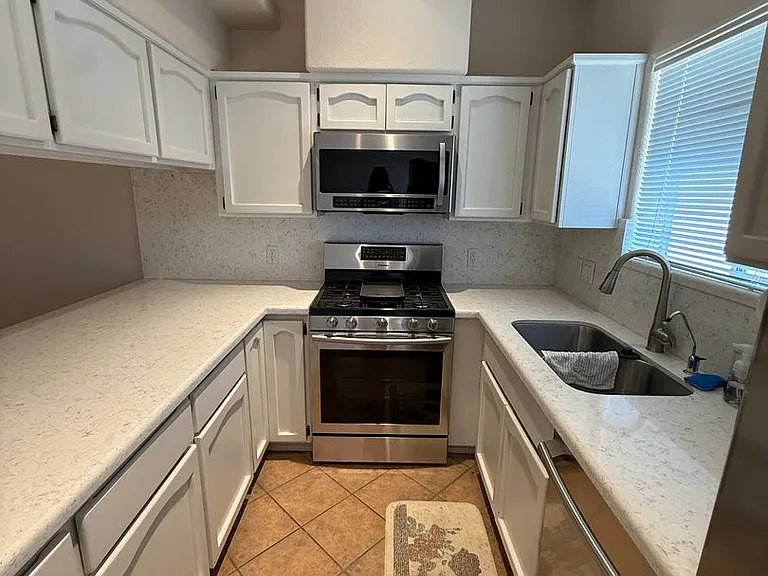 11367 S Kingman Ave — Photo 16