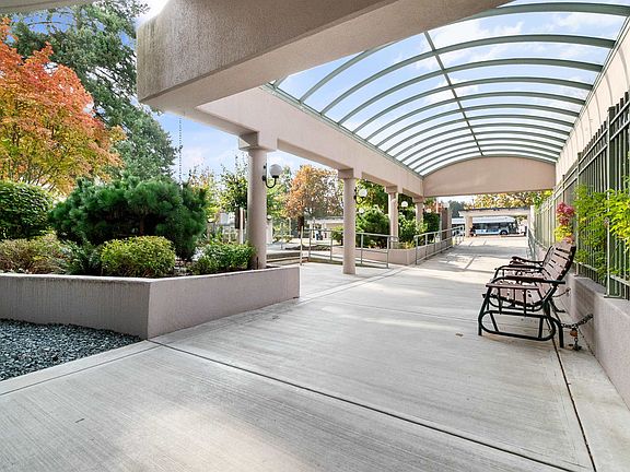 4th image of 33065 Mill Lake Rd #805