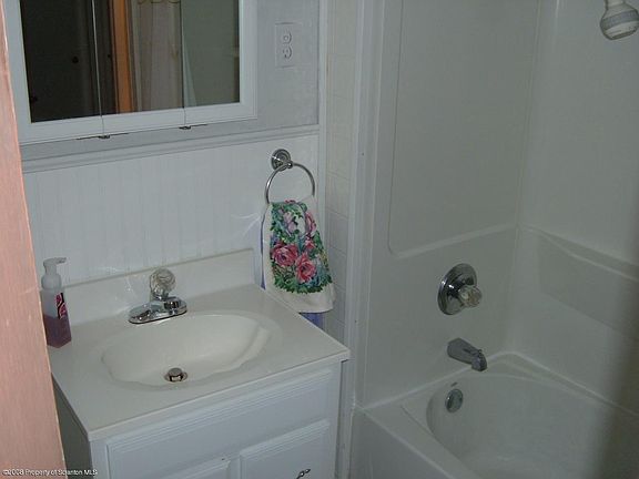 4th image of 1314 Bryn Mawr St