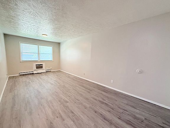 4th image of 716 Arcadia Dr #15