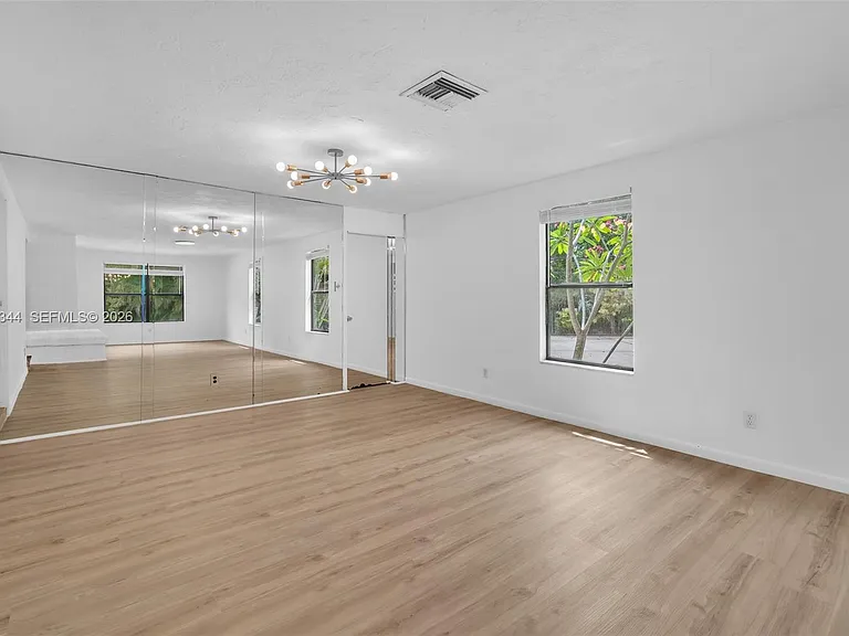5096 SW 28th Ter — Photo 13