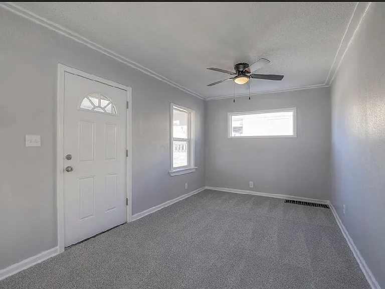 3305 Cleveland Ave — Photo 2