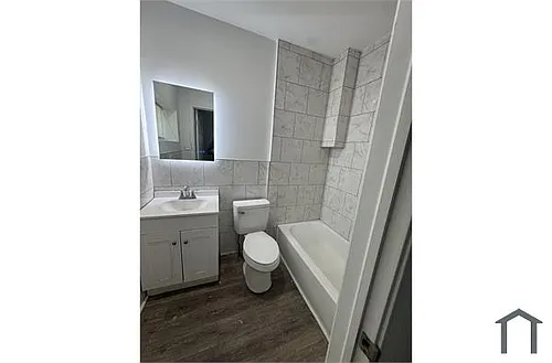 5026 Master St #1 Photo 1