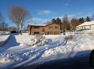 4608 Buckhorn Dr, Traverse City, MI 49684