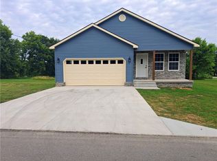 904 S Springfield St, Green Forest, AR 72638