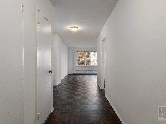 3rd image of 570 Grand St Unit J107