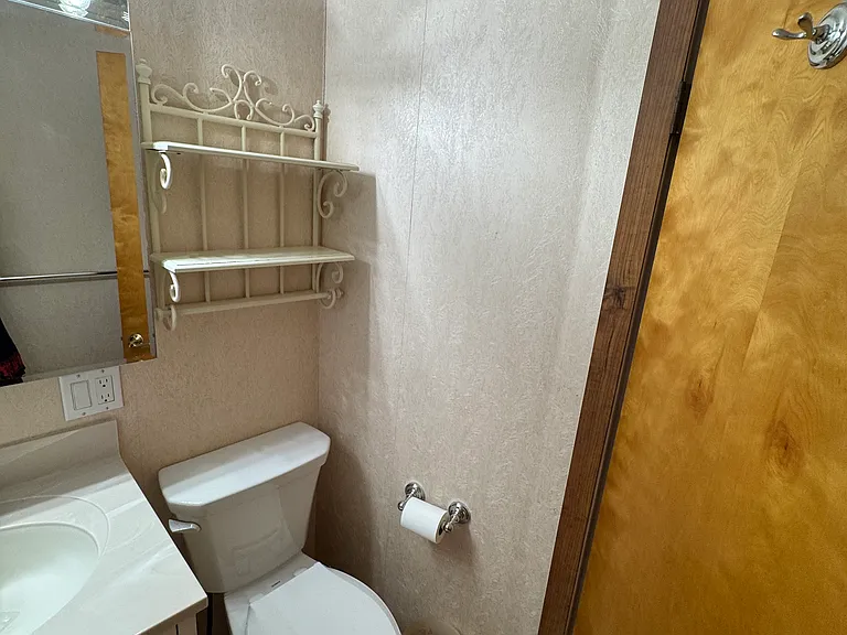 105 Princeton St — Photo 17