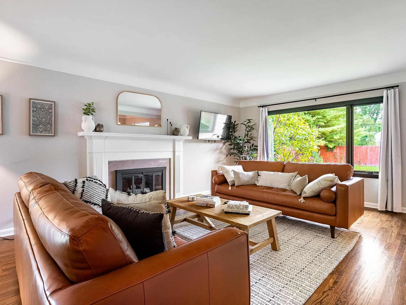 5 bed, 3.5 bath, 1662 sqft, $11,000 — Photo 4